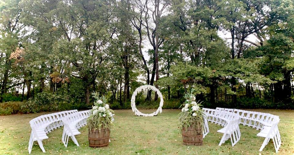 A Pocket Full Of SunshineMt. Vernon St. Louis Wedding Venues