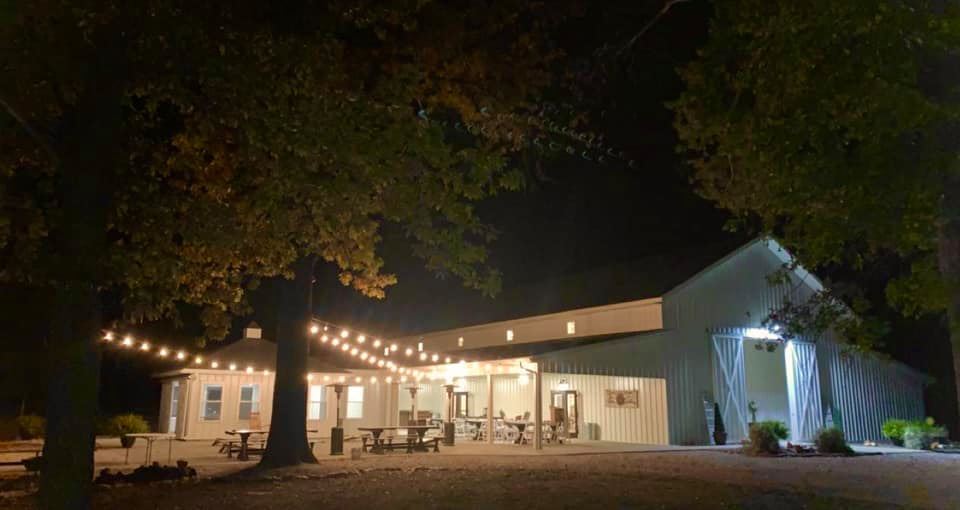 A Pocket Full Of SunshineMt. Vernon St. Louis Wedding Venues